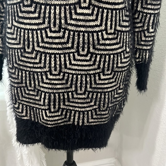 MIZUMI black and white sweater - Picture 4 of 8